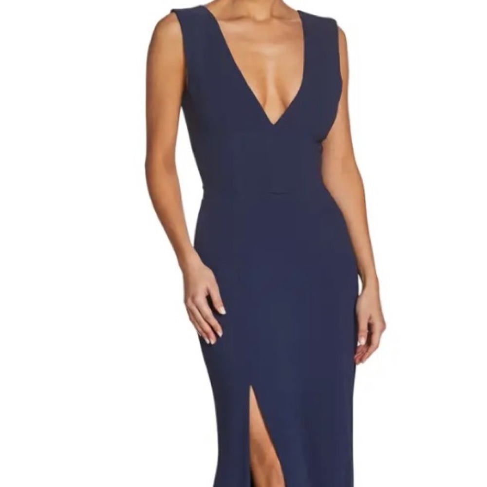 Dress The Population Sandra Plunging V Neck sleeveless Crepe Gown
